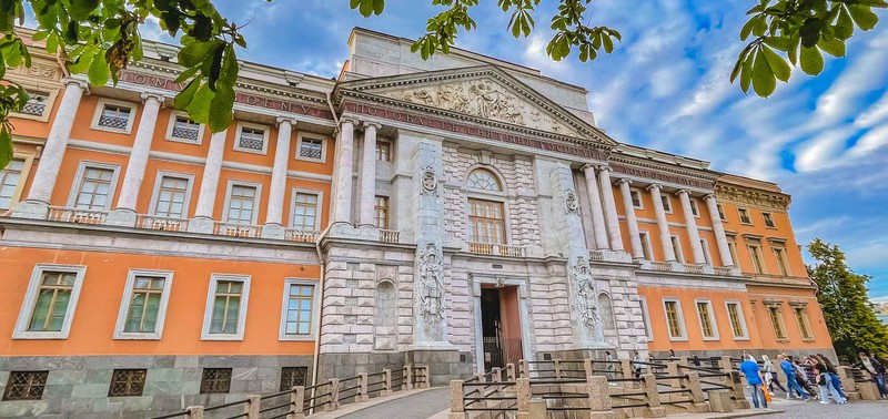 Обзорная экскурсия по Петербургу с аудиореконструкцией