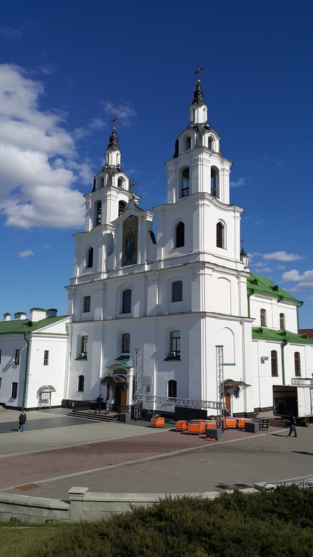 Город как птица феникс: автопешеходная экскурсия по Минску