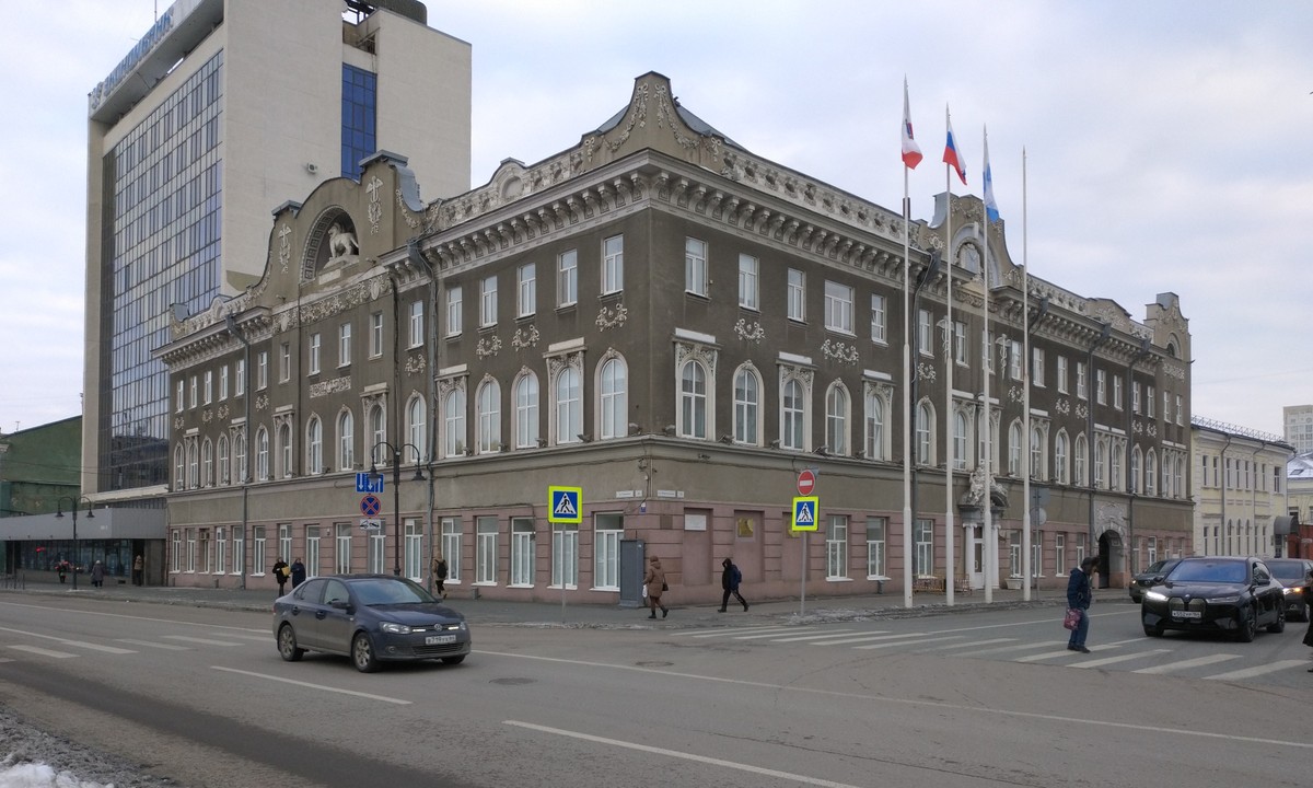 Главная площадь Саратова глазами исследователя (в мини-группе) (9/10)