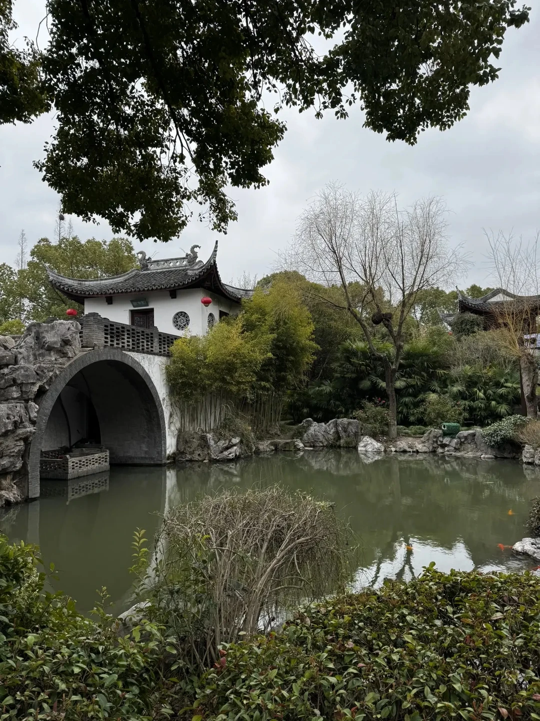 Провели чудесный день, гид была позитивная, любезная и очень грамотная в профессиональном плане. Экскурсия началась сразу