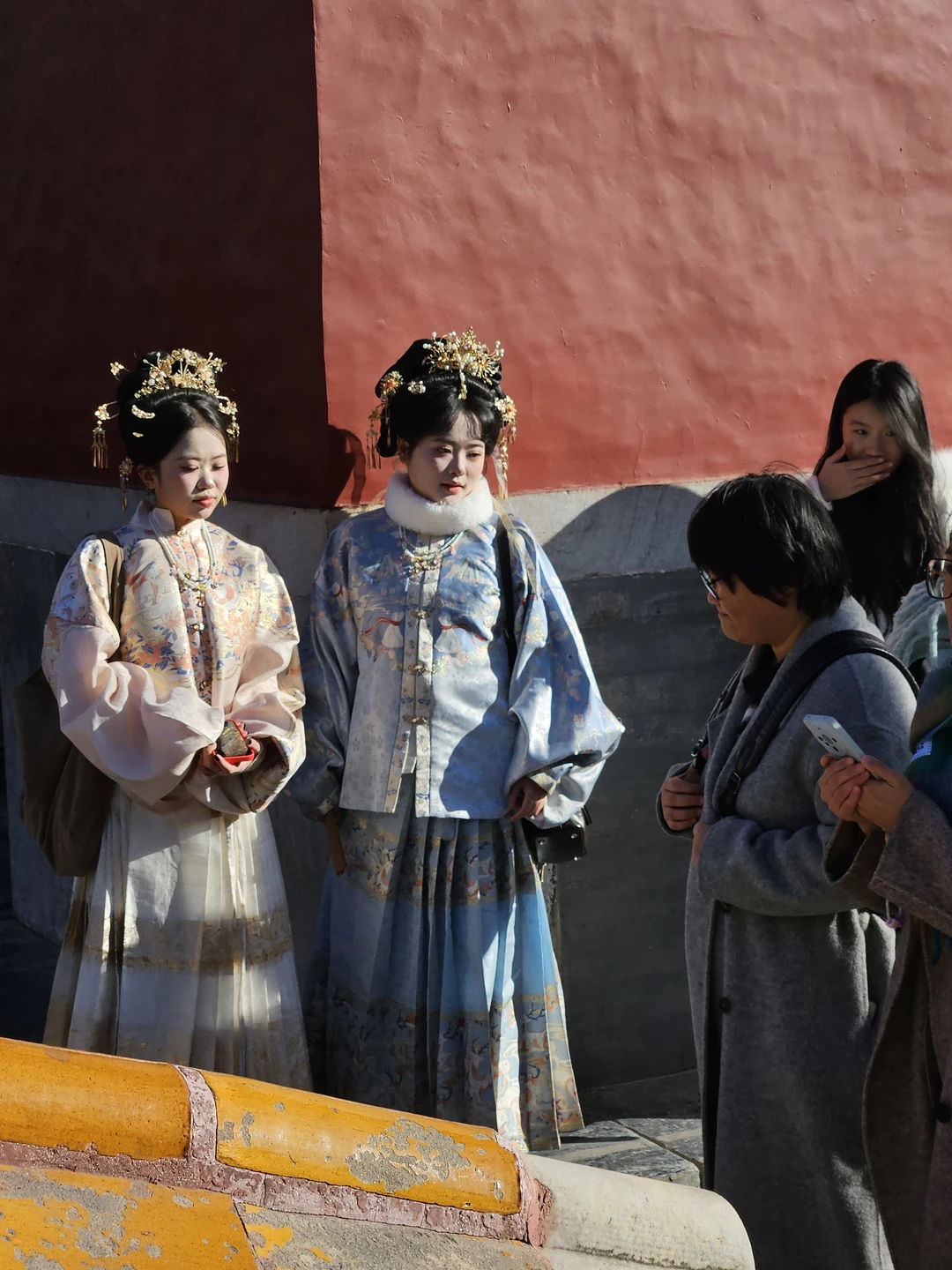 Все было отлично. Гид Сергей рассказывал столько, сколько нам нужно. Отвечал на все вопросы, помогал справиться