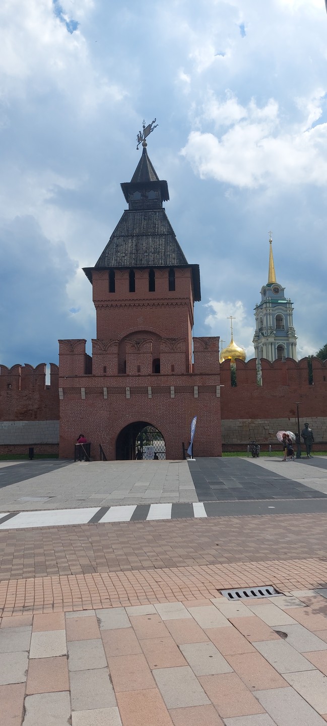Огромное спасибо Владиславу за интересную экскурсию. Всё было замечательно. Нам с мужем очень понравилось