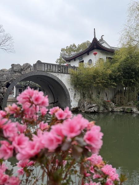 Спасибо большое за классную экскурсию! гид - шикарный, много интересной информации рассказывает, дает время погулять, прекрасно