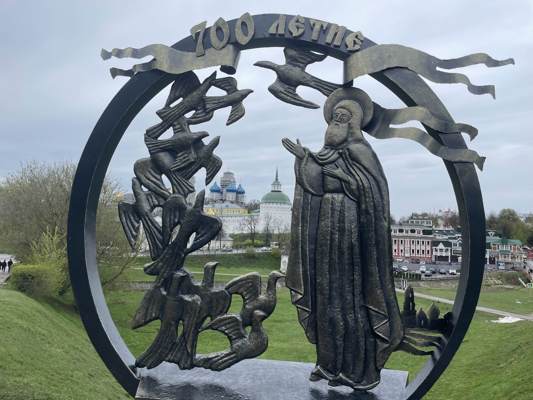 Нам повезло, Марина не просто Гид с большой буквы, но и профессионал со стажем. Приятно когда тебе рассказывают о своём городе с огромной любовью