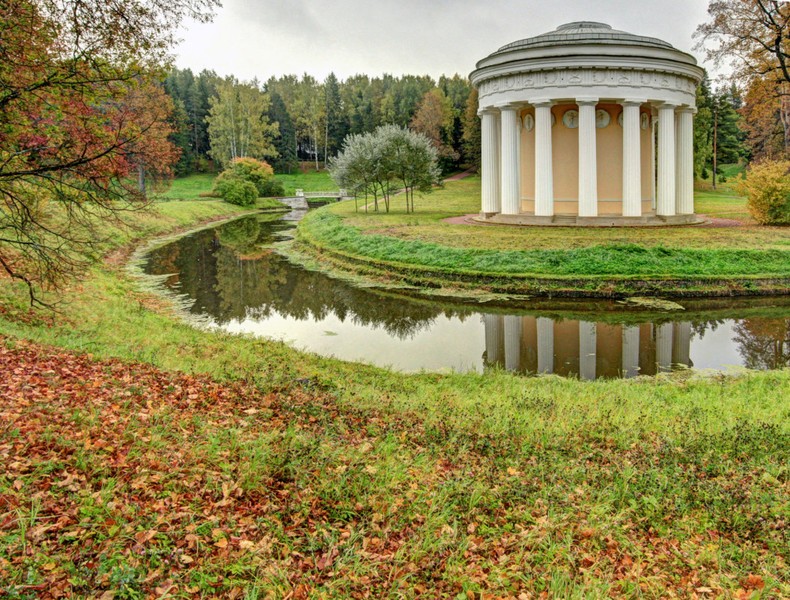 Трансфер из Пулково и экскурсия по must-see-местам Петербурга