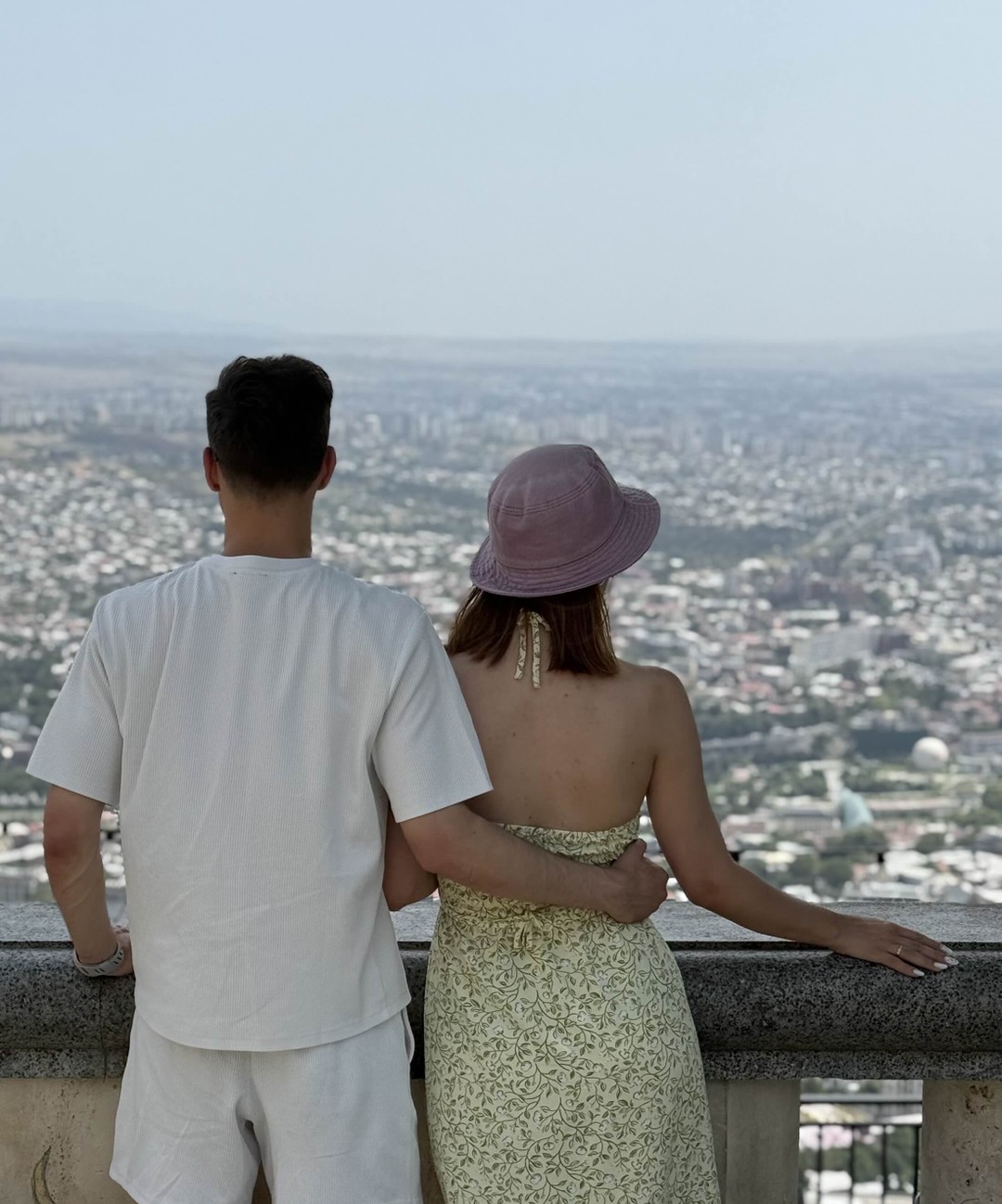 Отлично провели день! Прогулка была легкой, Валерий учтиво и со знанием дела провел нас по красивым
