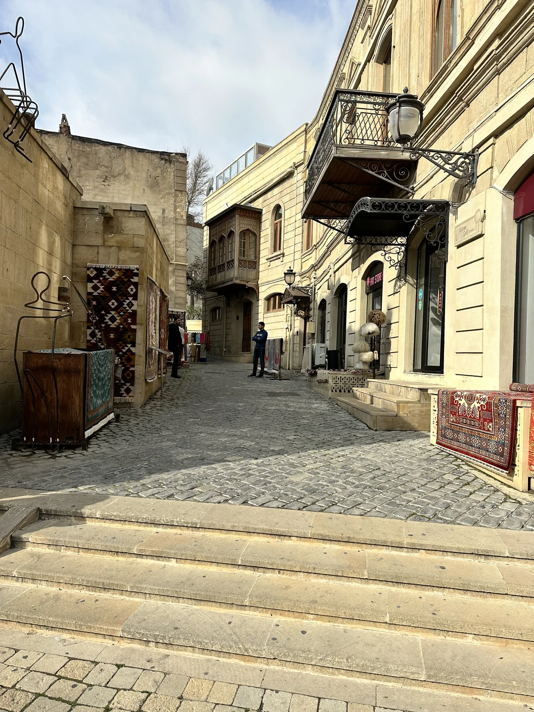 Замечательная экскурсия! Сабина с первой минуты заинтересовала прогулкой сказав что те 2 дня которые мы прошли