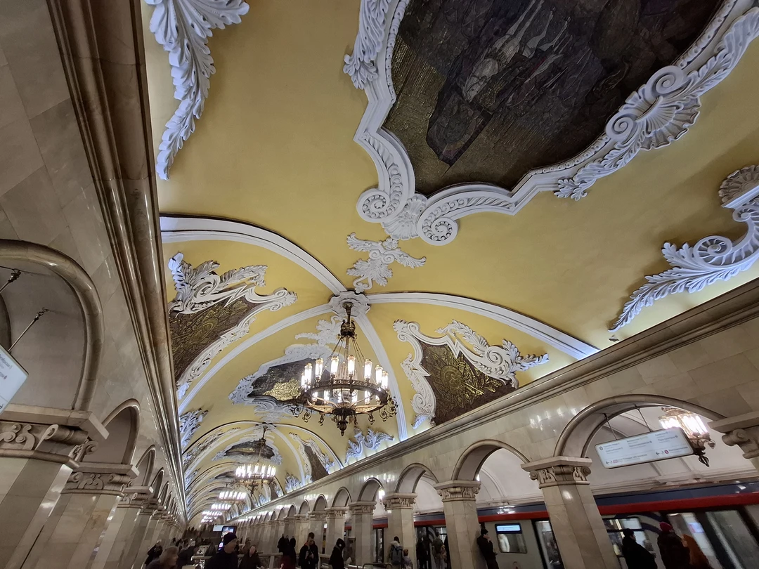 Экскурсия легкая по передвижению, хоть и продолжительная. Гид великолепно владеет материалом, масса неожиданных деталей, на которые