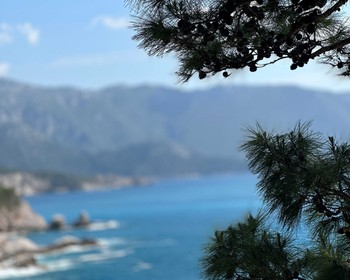 Из Долины бабочек вдоль моря, Секретный пляж