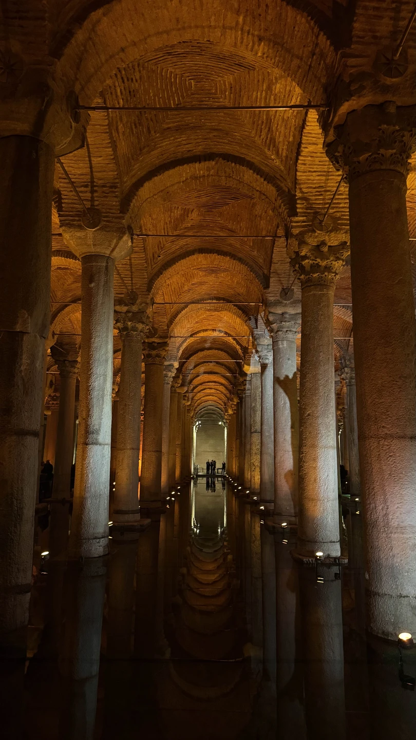 Очень вежливый гид,знает очень много информации,с ней легко ориентироваться в городе,приветлива,терпелива,мы рады,что были с вами 💘