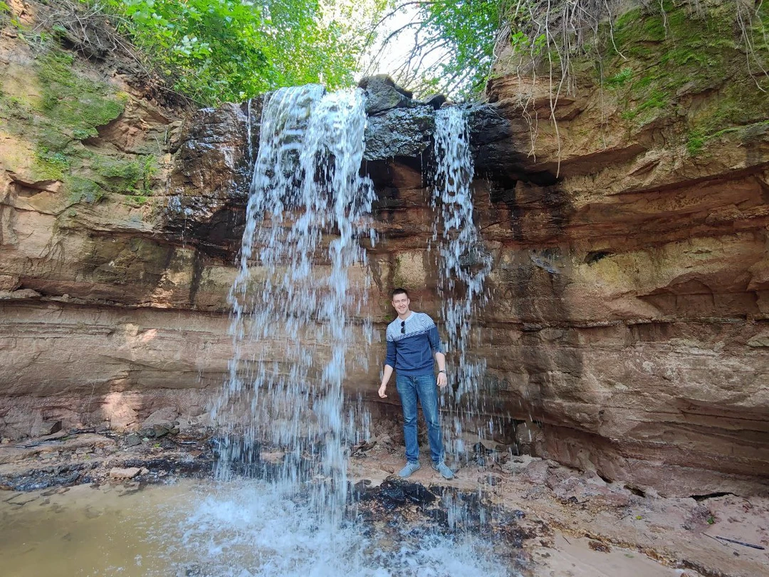 Одна из лучших экскурсий в Старую Ладогу с подробным рассказам о ее истории. Экскурсовод Александр начал свой рассказ ещё от станции метро.