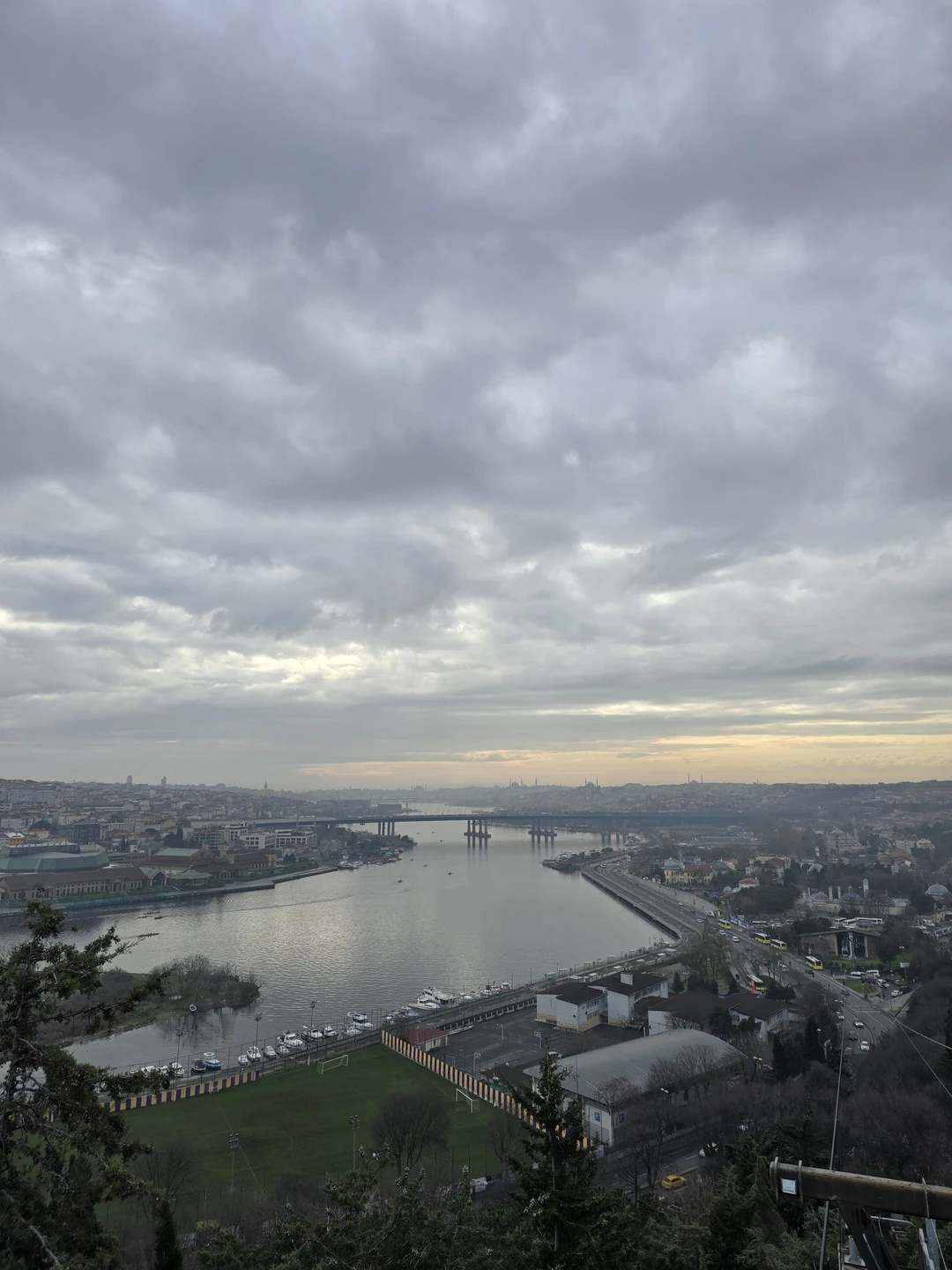 Мы увидели Истамбул с воды и с высоты, и город масштабно, красиво и неожиданно открылся. Маршрут