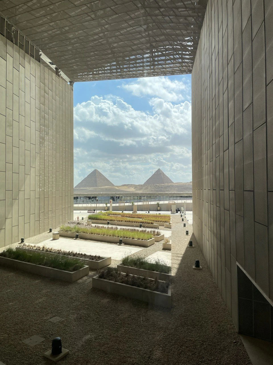 Экскурсия понравилась своей организацией и насыщенностью и полностью оправдала наши ожидания! Руби очень квалифицированный гид, обладающий