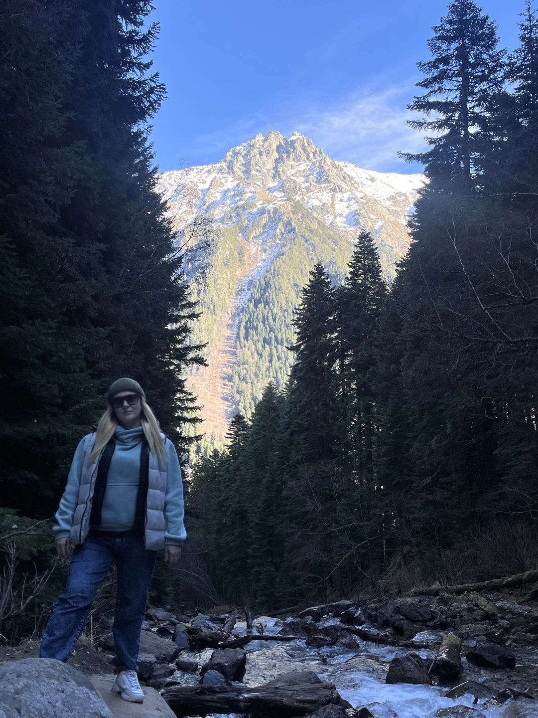 Поездка прошла хорошо. Ездили компанией, все понравилось. Рекомендую, очень красивые виды 😊