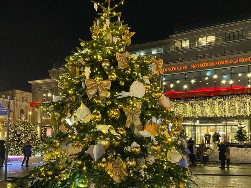 Праздничная Москва: в поисках Нового года