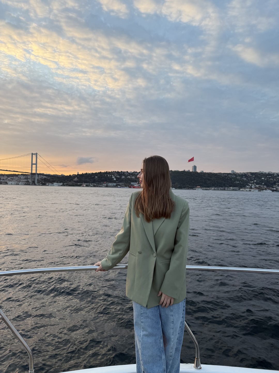 Групповая прогулка на яхте по Босфору днём или на закате (Екатерина)