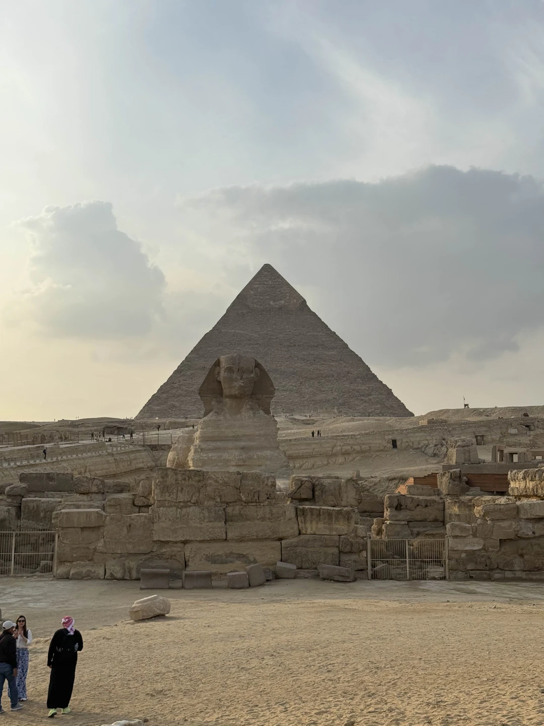 Прекрасный гид Тамер, интересно расскажет, красиво сфотографирует вас и довезёт хоть на луну! Распишу по порядку: