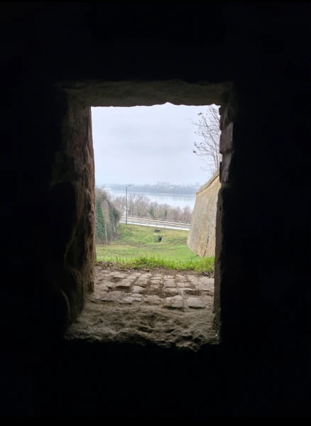 Эта экскурсия войдёт в топ-3 всех когда-либо посещённых мною. Впечатления потрясающие! Мало кто видел Петроварадинскую крепость