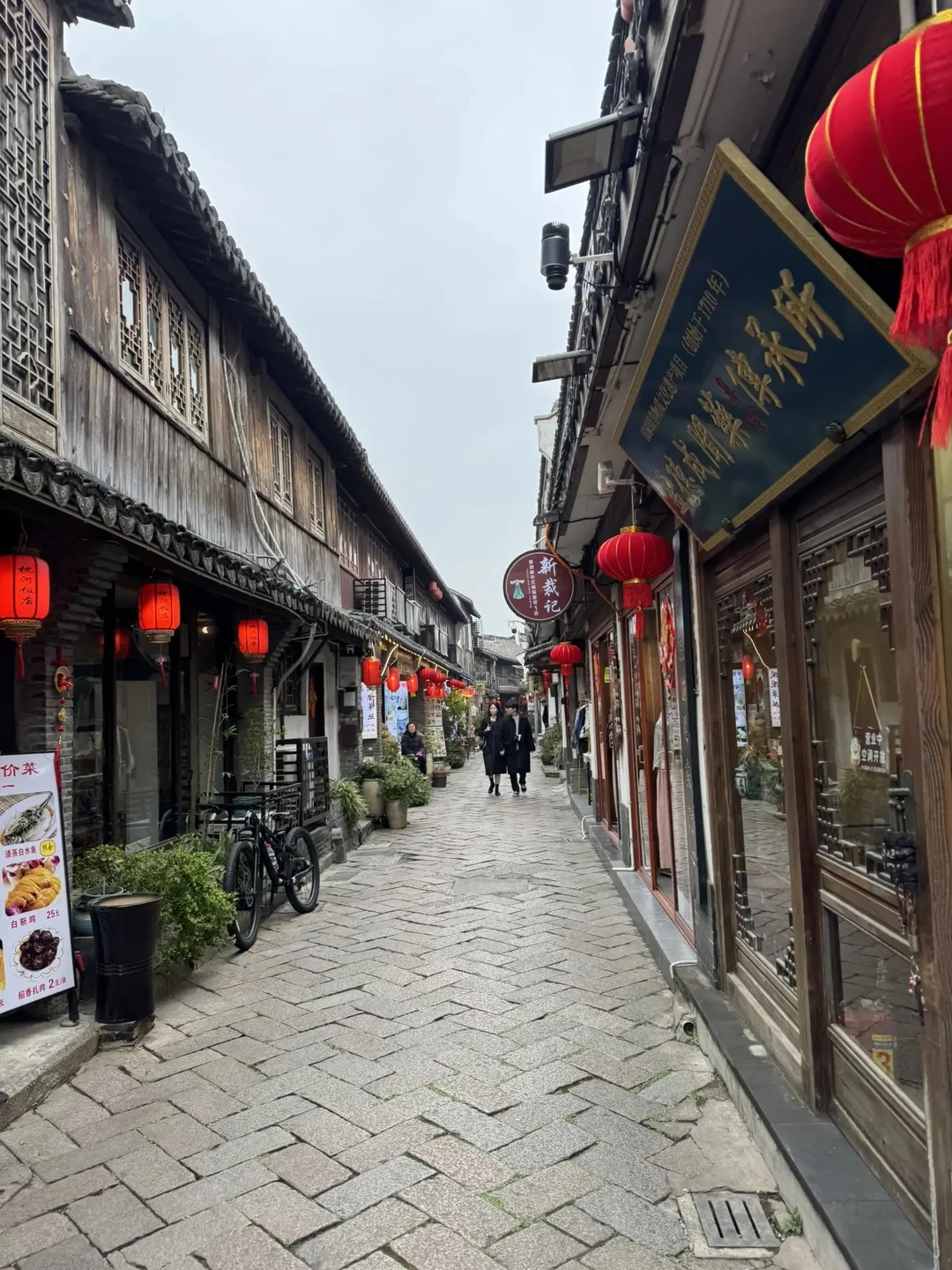 Провели чудесный день, гид была позитивная, любезная и очень грамотная в профессиональном плане. Экскурсия началась сразу