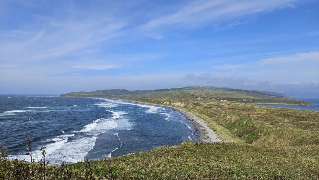 Длительная поездка для любителей бездорожья на сафарике под управлением невозмутимого гида-водителя Владимира. Мне всё понравилось -