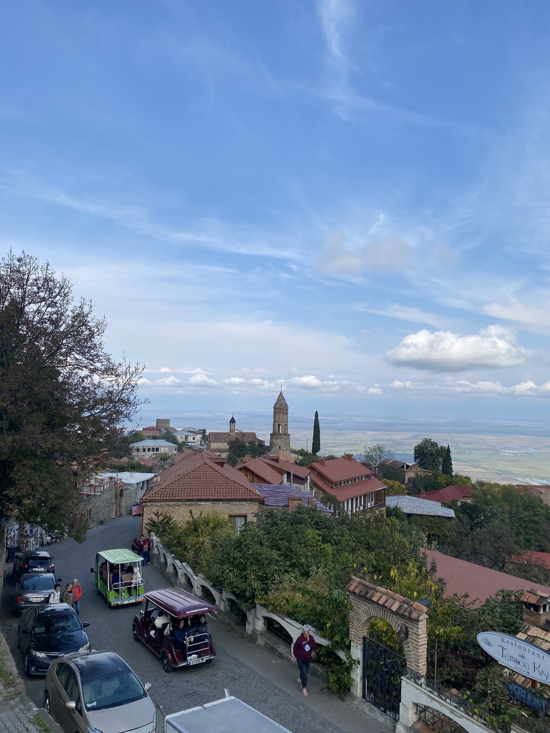 Отличная экскурсия! Выезд вовремя, опозданий не было. Трансфер очень комфортный. Водитель специалист, очень аккуратно управлял авто!