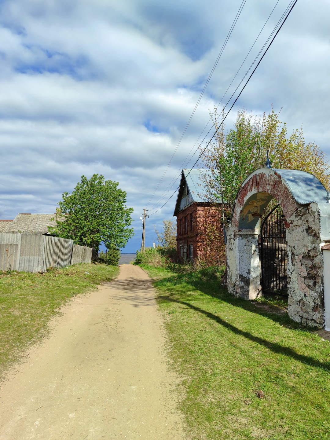 Отличная, неординарная экскурсия. Этот маршрут, насколько я понимаю, появился недавно и удивляет своей уникальностью. Сначала полчаса