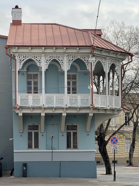 Волшебная экскурсия с чудесной Медеей по старинному району Сололаки! Почти четыре часа пролетели незаметно. Прогулка с