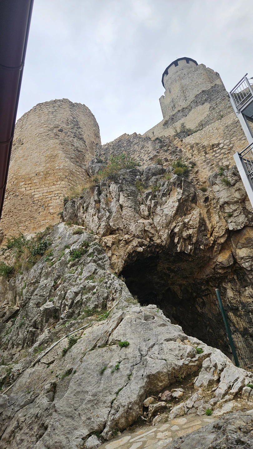 Зоран прекрасный экскурсовод, узнали много нового об истории Восточной Сербии, о наследии Римской империи, увидели своими глазами древние города