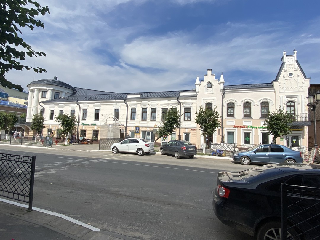 Прогулка по памятным местам города Касимова с гидом Тамарой Калининой прошла замечательно. Тамара, очень знающий гид