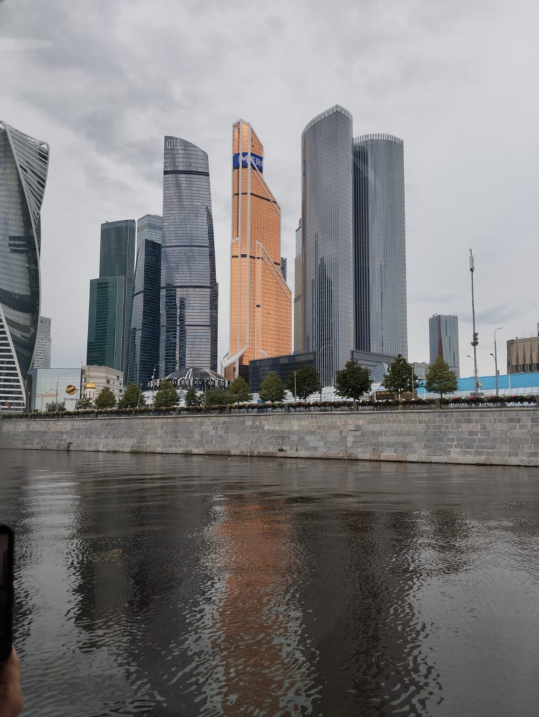 Отличная экскурсия! В составе группы были несовершеннолетние участники, в том числе и мой 6ти-летний внук. Экскурсия понравилась всем!!!!