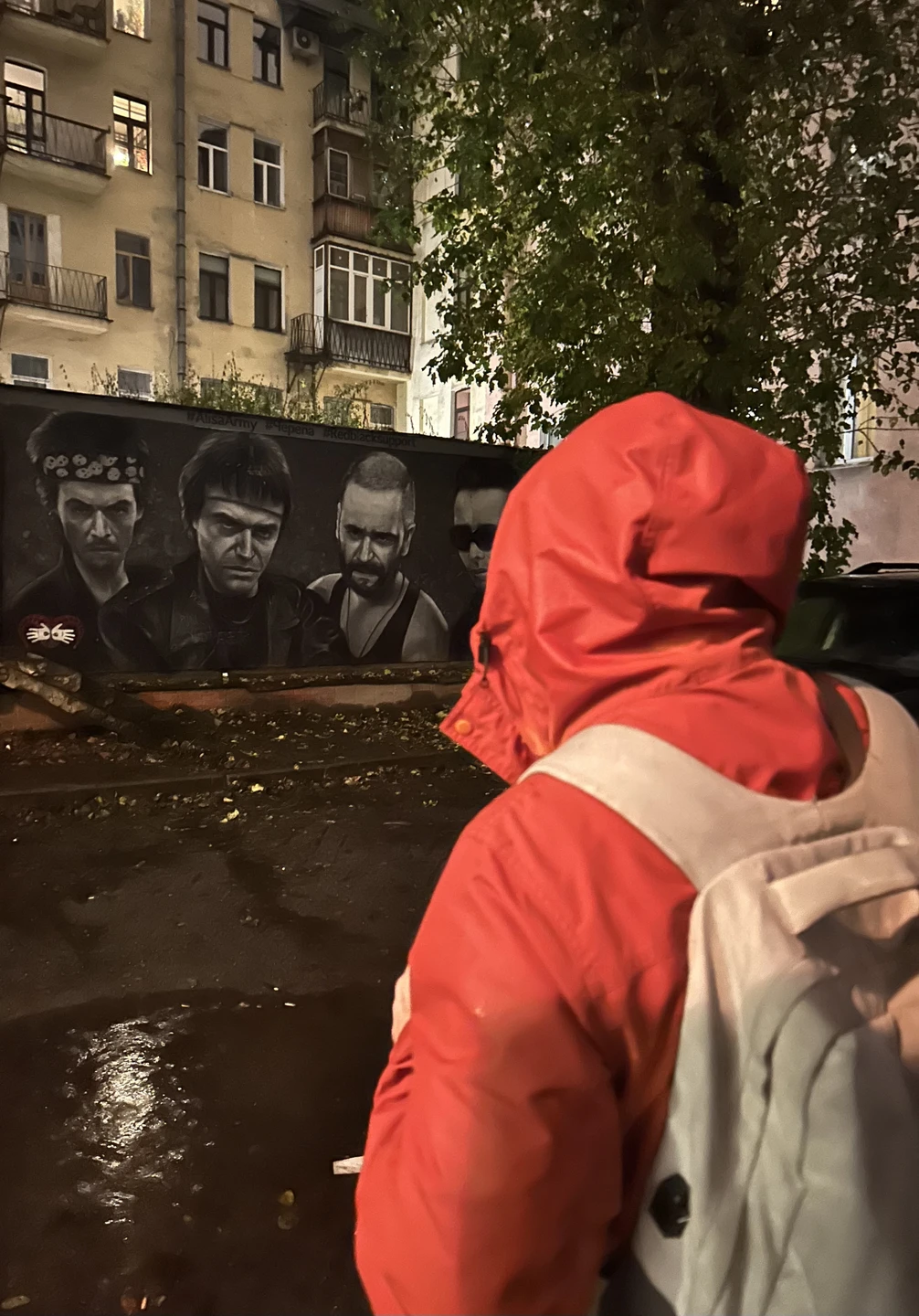 Благодарю Татьяну за готовность запланировать экскурсию в короткий срок! Это было очень атмосферно: пятница, вечер, дождь