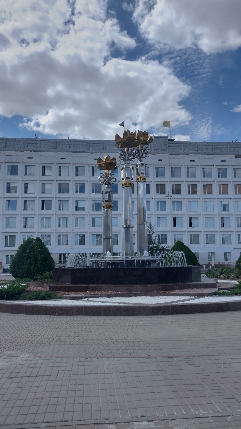 Чудесно организовано! Гид Байн доступно и интересно организовала наше знакомство с Элитой и буддизмом! На все