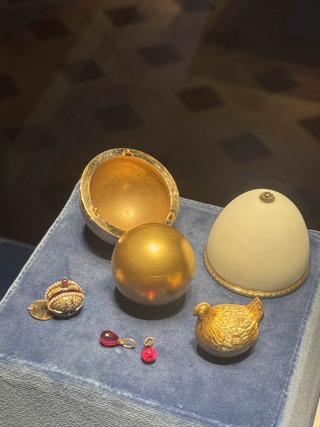 Экскурсия очень понравилась- интересно, познавательно, узнали много нового для себя. Гид - увлеченная историей девушка, видно,