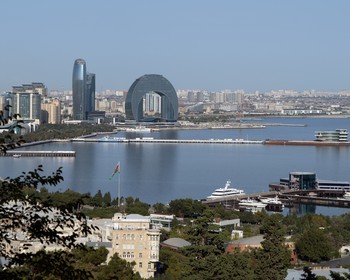 Баку и огни Апшерона