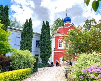 Псково-Печерский монастырь, экскурсия по Изборску и крепости на Жеравьей горе