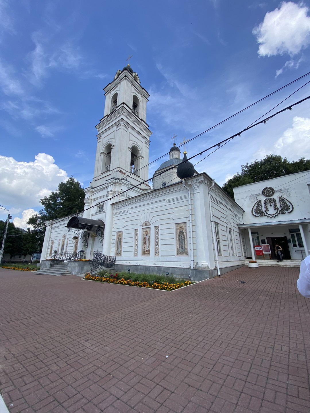 Вчера были на экскурсии по Тарусе — это было потрясающе! Гид увлекательно рассказывал об истории города