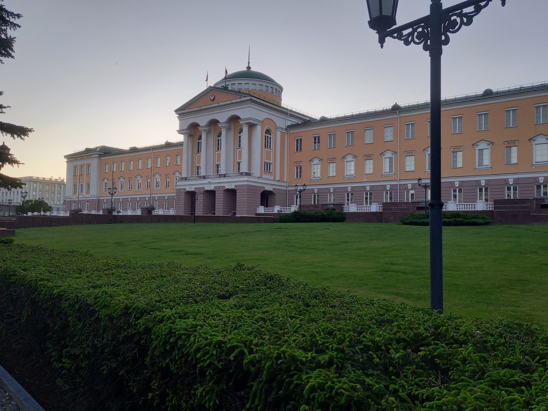Сергею очень благодарны! Времени было минимум, а хотелось узнать многое. Сработал индивидуально:рассказал под наш запрос. Профессионально