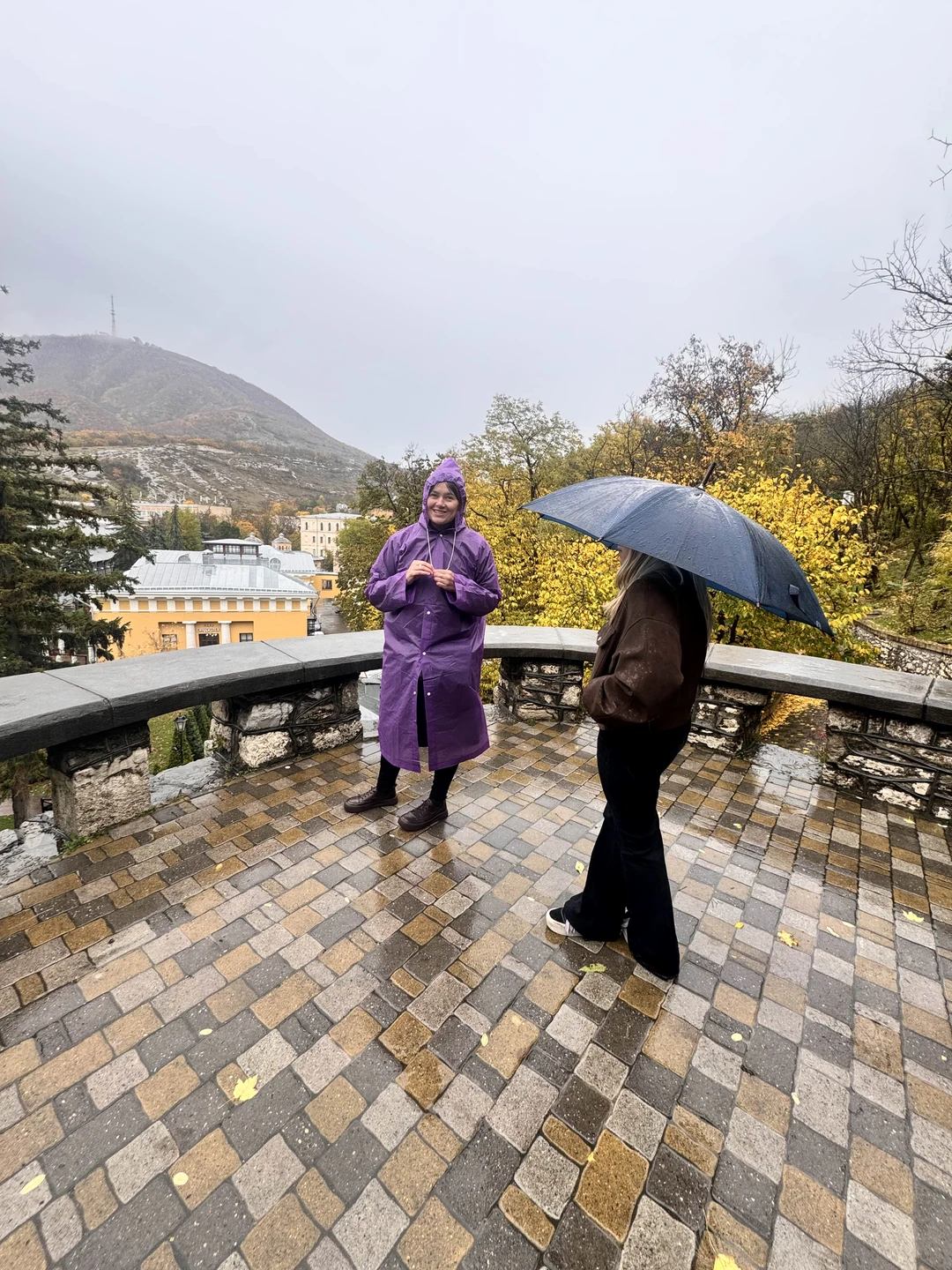 Благодаря гиду Наталье поездка холодным дождливым днем вышла теплой, познавательной и комфортной.