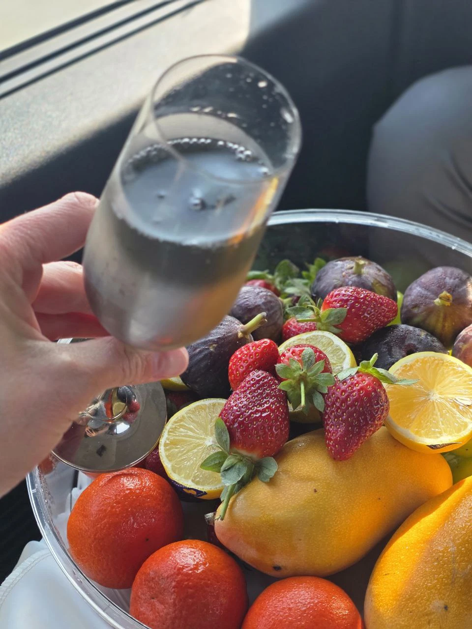 Брали индивидуальную экскурссию по Катару. Встретили на микроавтобусе с шампанским и фруктами. Все было интересно и