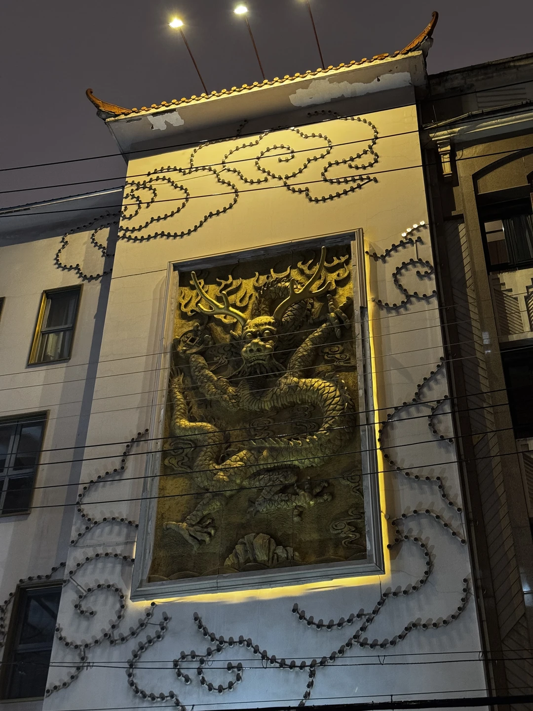 Это наше первое посещение Китая. И знакомство со страной, мы решили начать с гастрономии. Валерия очень