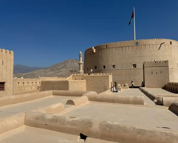 Каньон, знаковые локации Низвы, закат и ночёвка в пустыне