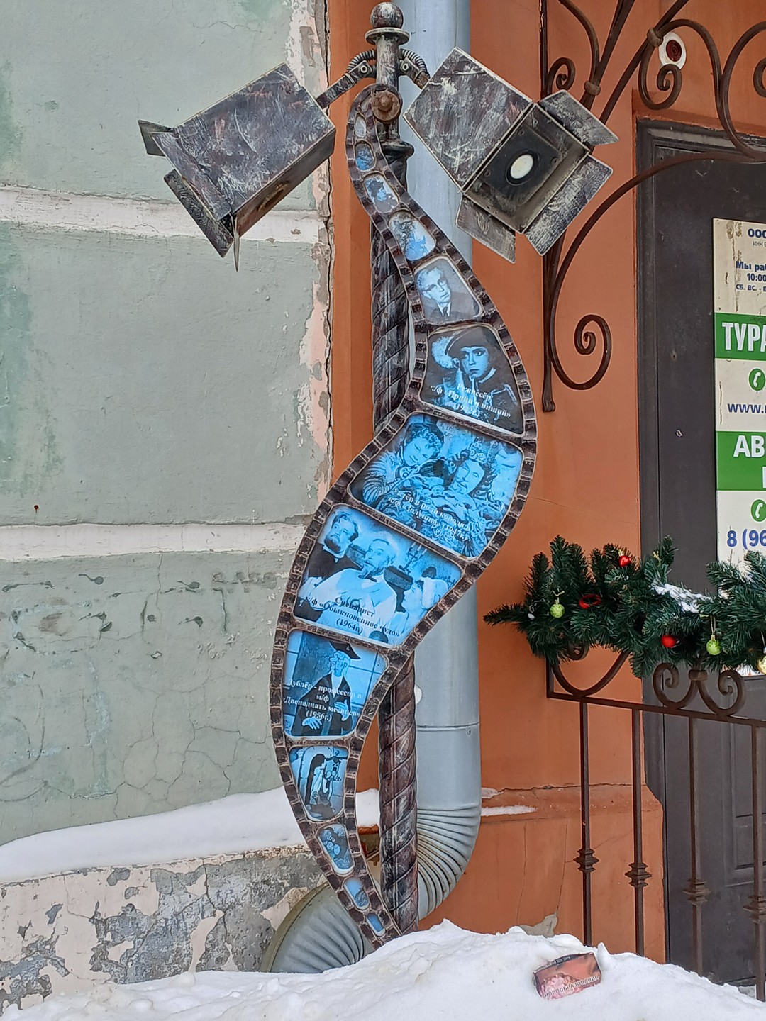 Заказали квиз-экскурсию, чтобы было интересно всем, включая ребёнка 10 лет. Программа длилась два с половиной часа