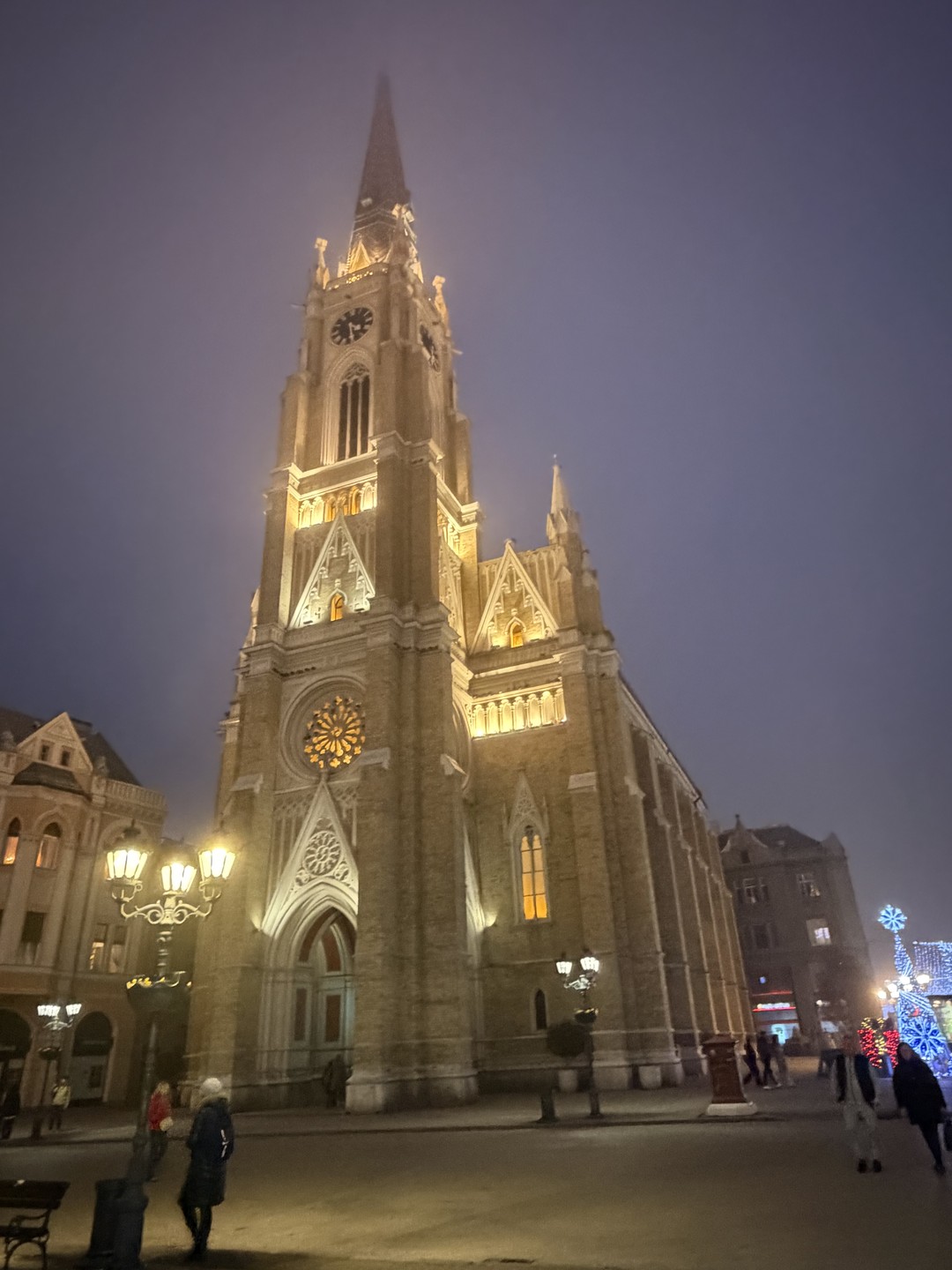 Добрый день! Очень рекомендую экскурсию с удивительным гидом Микицей! Очень понравилось легкое, непринужденное, очень грамотное общение