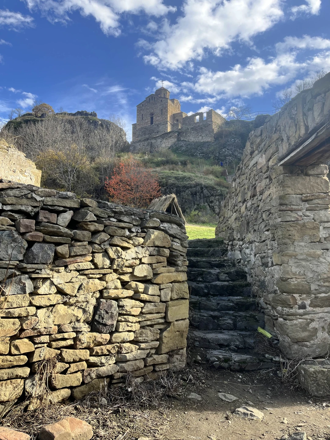 Экскурсия очень понравилась! Организация четкая, никаких вопросов! Погода конечно внесла коррективы, Домбай встретил дождем с градом