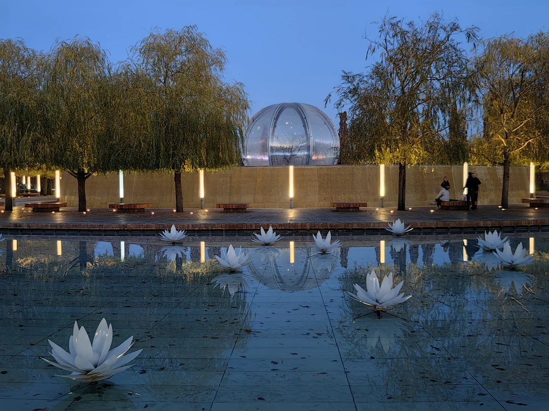 Потрясающий парк с массой эмоций, которые добавились ещё и благодаря гиду Юлии. Восторг зашкаливает от увиденного