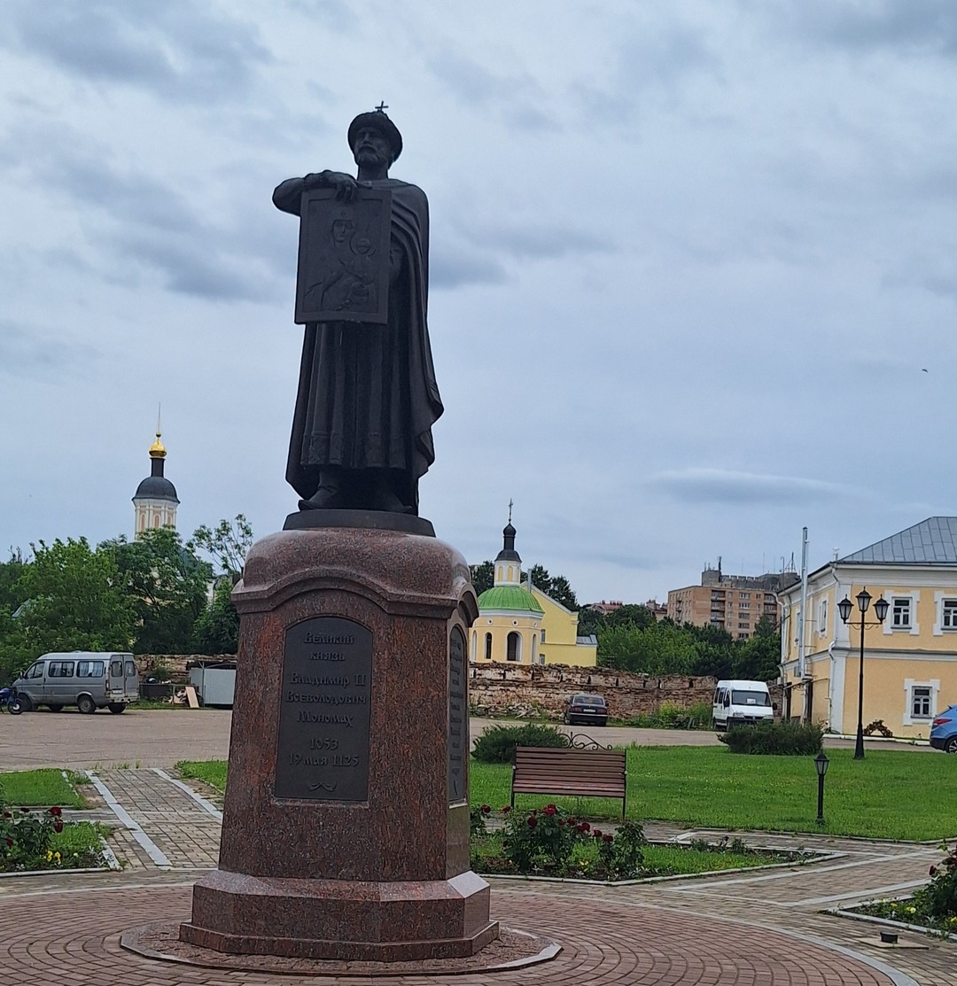 Экскурсия по Смоленску была очень интересна и познавательна, нам с супругом удалось узнать много нового, интересного