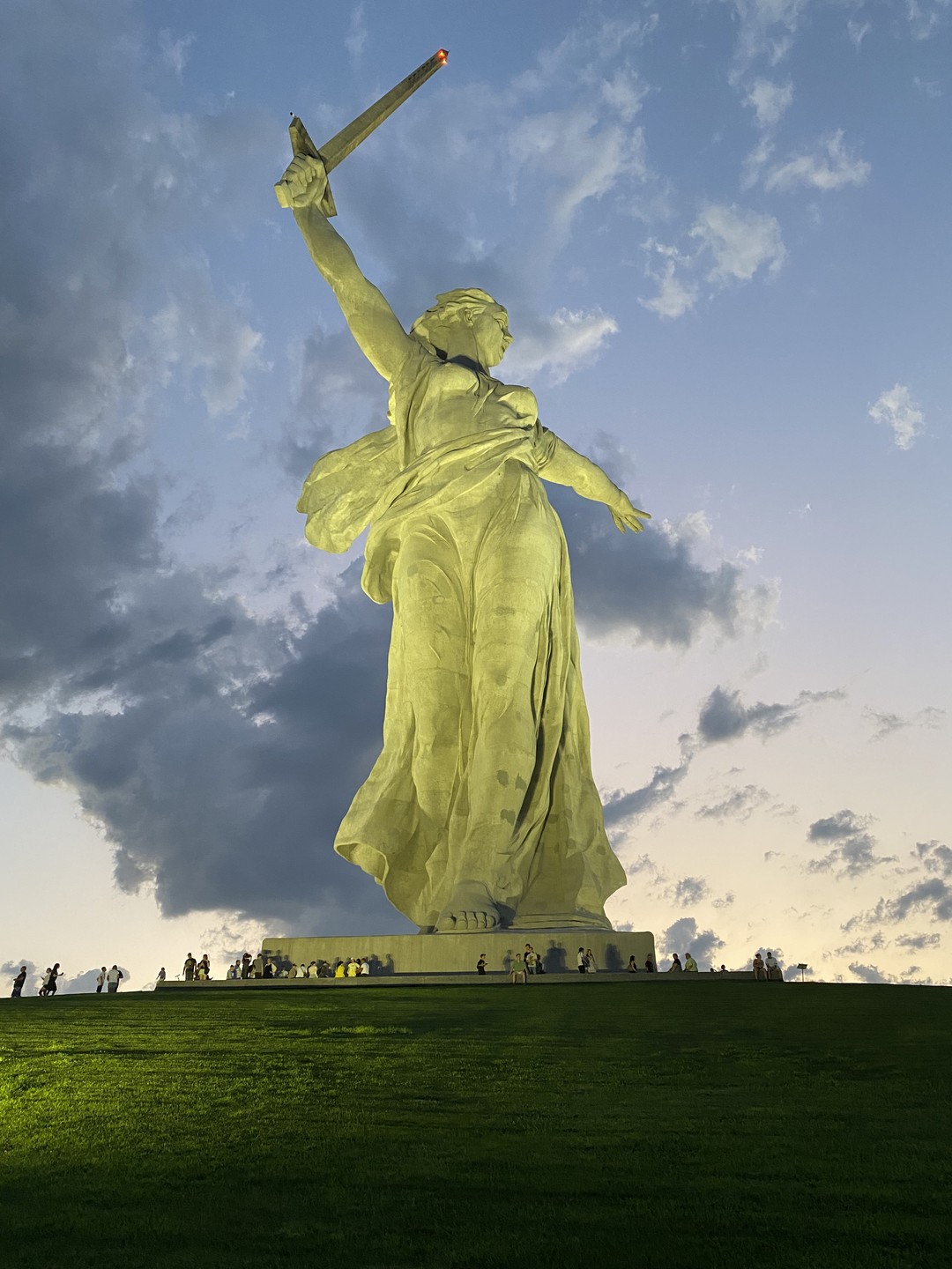 Мамаев курган - история легендарной высоты. Групповая экскурсия (Юлия)