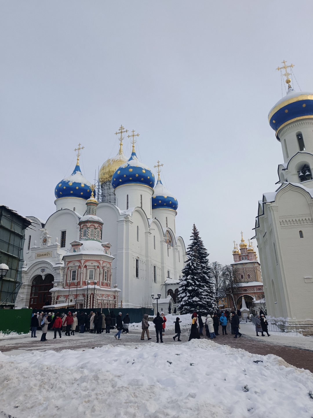 Выражаем благодарность Дмитрию за эту потрясающую экскурсию! Рекомендуем посетить Лавру с ним, какие бы вопросы мы