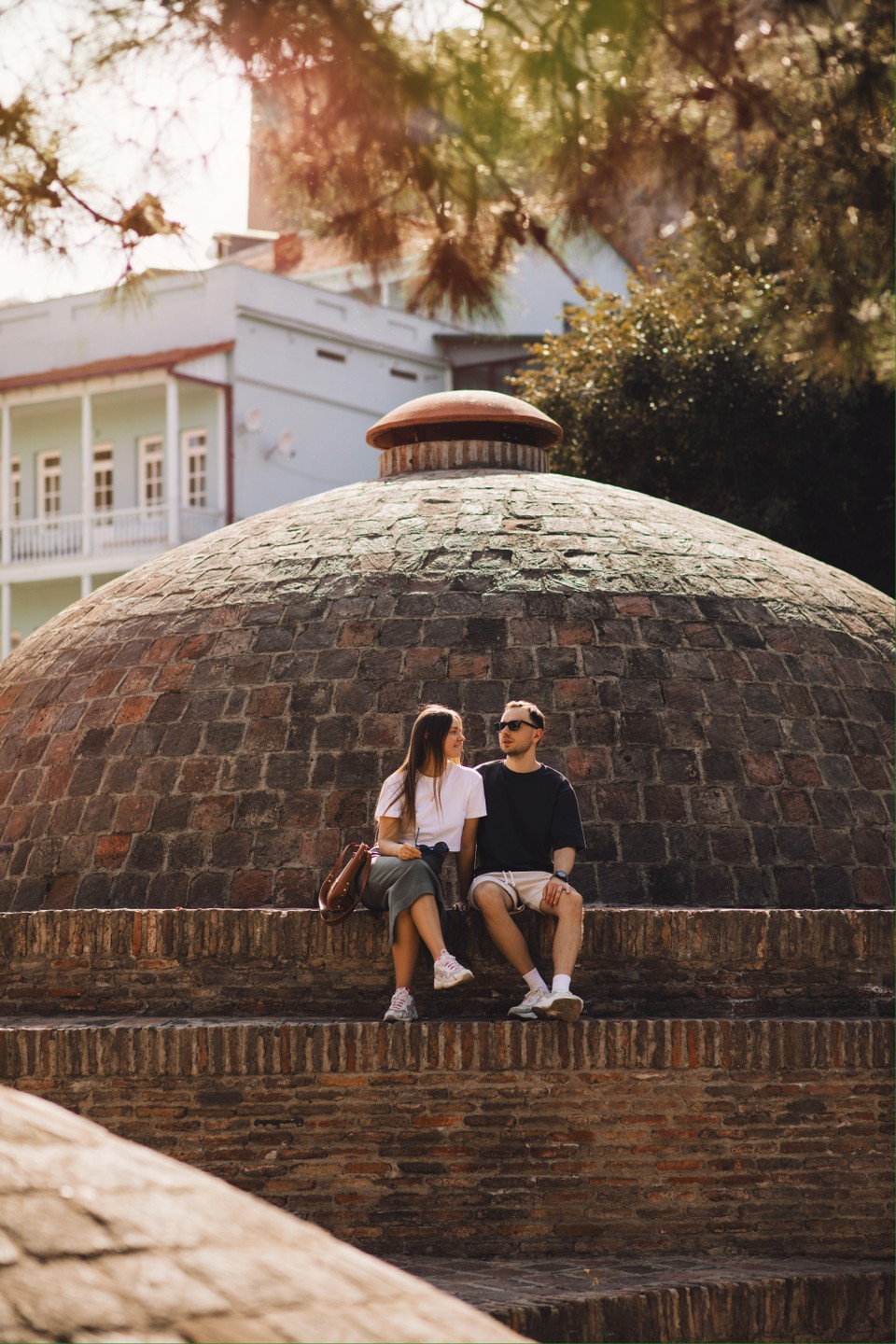 Мы с мужем захотели запечатлеть себя на фоне старинных улиц Тбилиси и выбрали фотосессию с Марией.