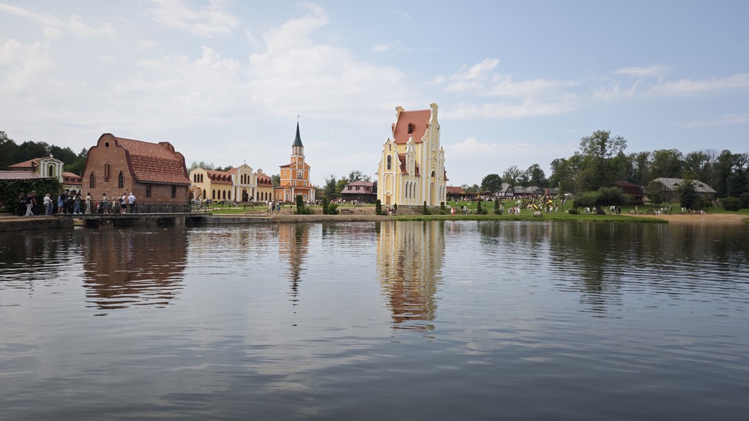 Огромное спасибо Артему за пунктуальность и отзывчивость! На обратном пути завез в банк и довез до нужной точки в Минске
